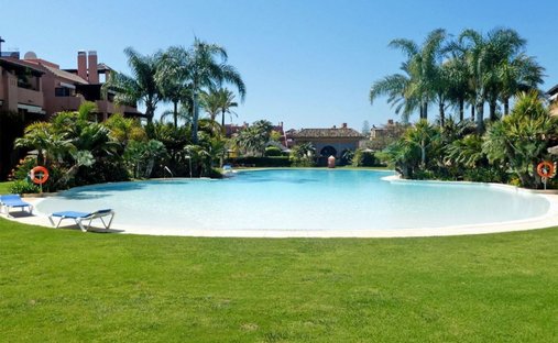 Appartamento a Estepona, Andalusia, Spagna 1