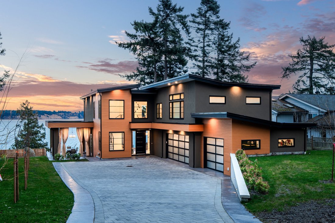 Sophisticated Waterfront Home With In Saanichton, British Columbia