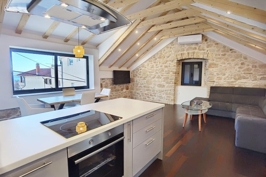 Villa in Gradska cetvrt Stari grad, Sibenik, Sibenik-Knin County 1 - 14243746