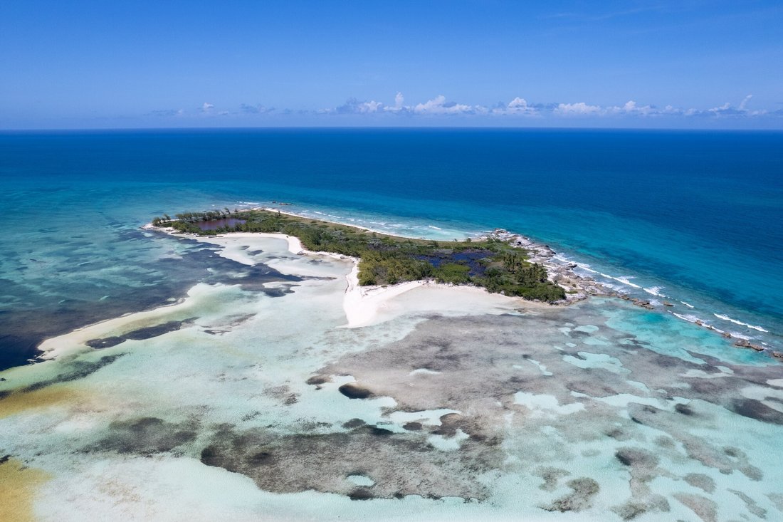 Private Island in Bullock Harbour, Berry Islands, The Bahamas 1 - 14244189