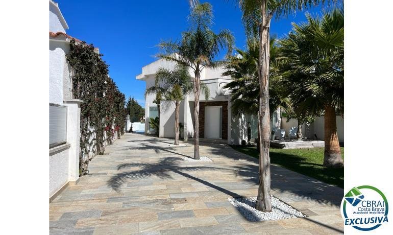 House in Empuriabrava, Catalonia, Spain 1 - 14242996