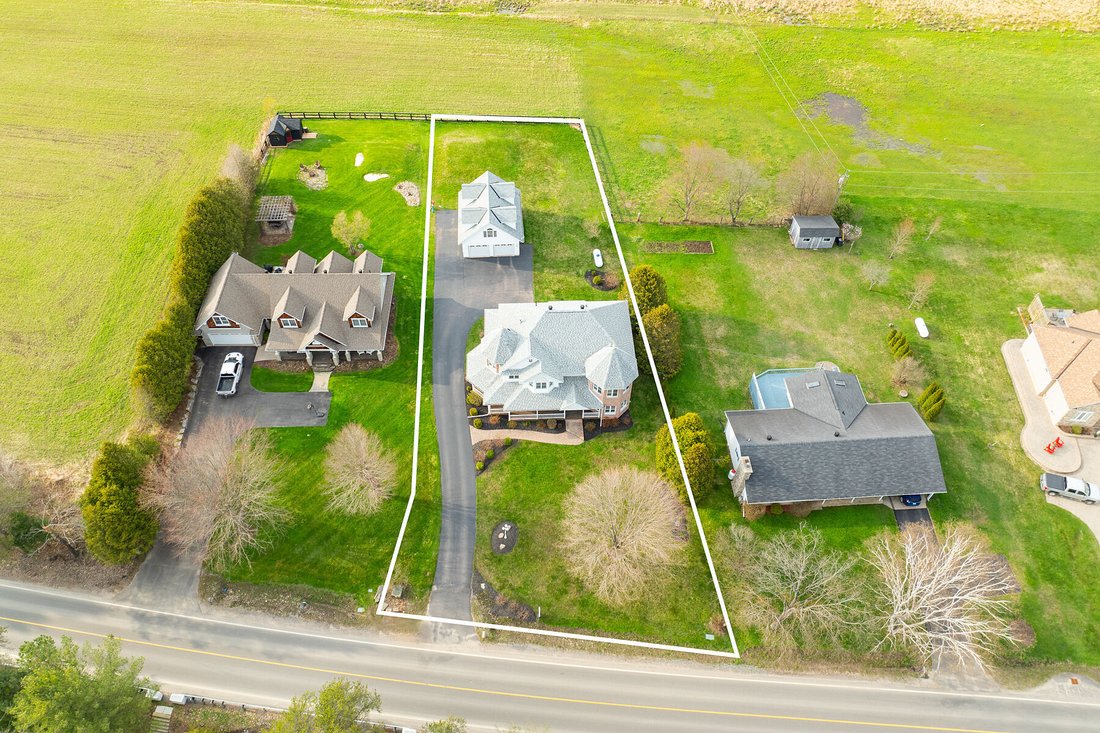 Muskoka River Oasis In Bracebridge, Ontario, Canada For Sale (13693963)