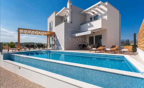 House in Brodarica, Sibenik-Knin County, Croatia 1