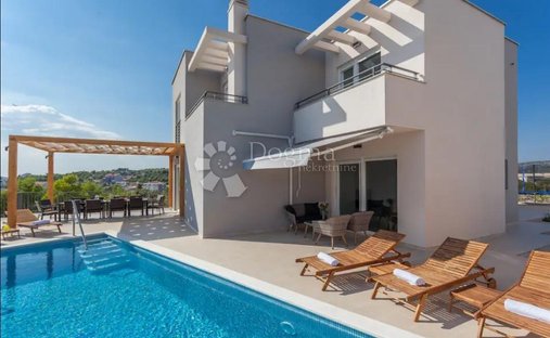 House in Brodarica, Sibenik-Knin County, Croatia 1