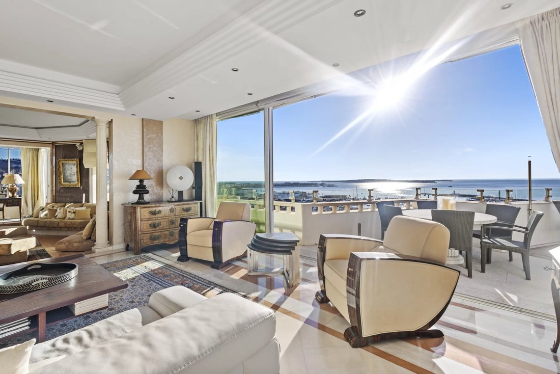 Curated visual reference: Picture Idea: Unique Penthouse In The Heart Of In Cannes Provence Alpes