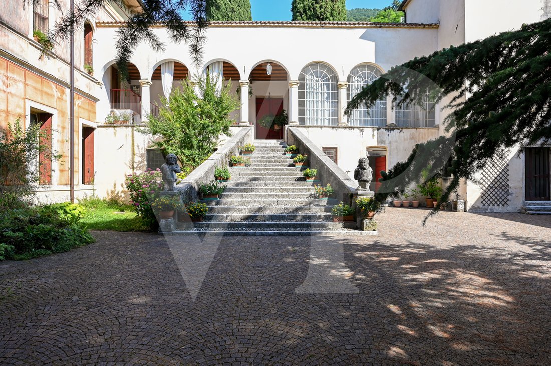 Villa in Santorso, Veneto, Italy 4 - 14244349