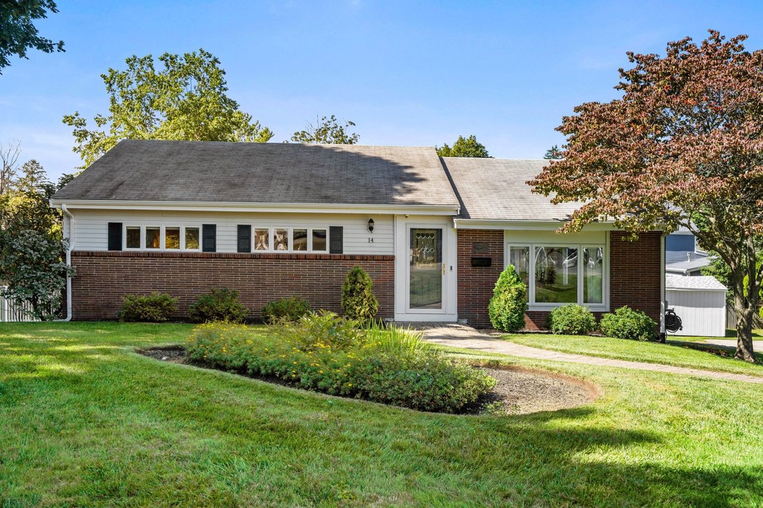 14 Highview Drive, Hingham, Ma, 02043 In Hingham, Massachusetts, United