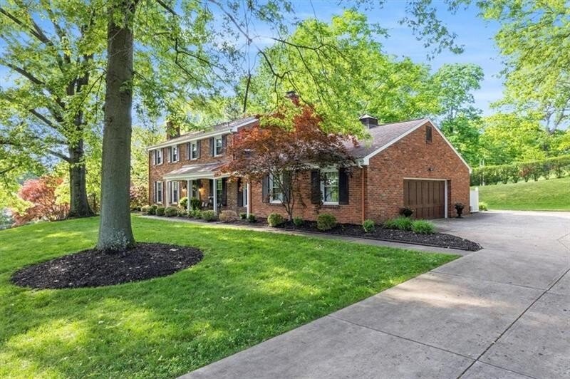 Single Family Detached Upper In Upper Saint Clair, Pennsylvania, United