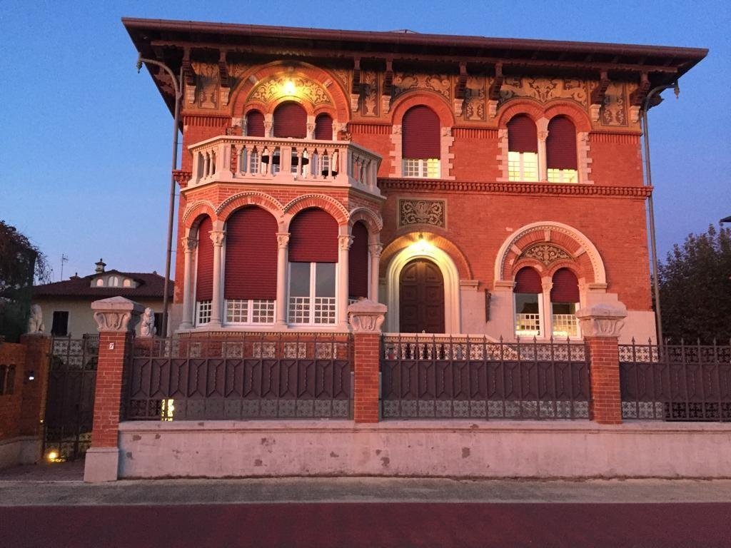 Villa in Marina di Massa Centro, Massa, Italy 2 - 14246959