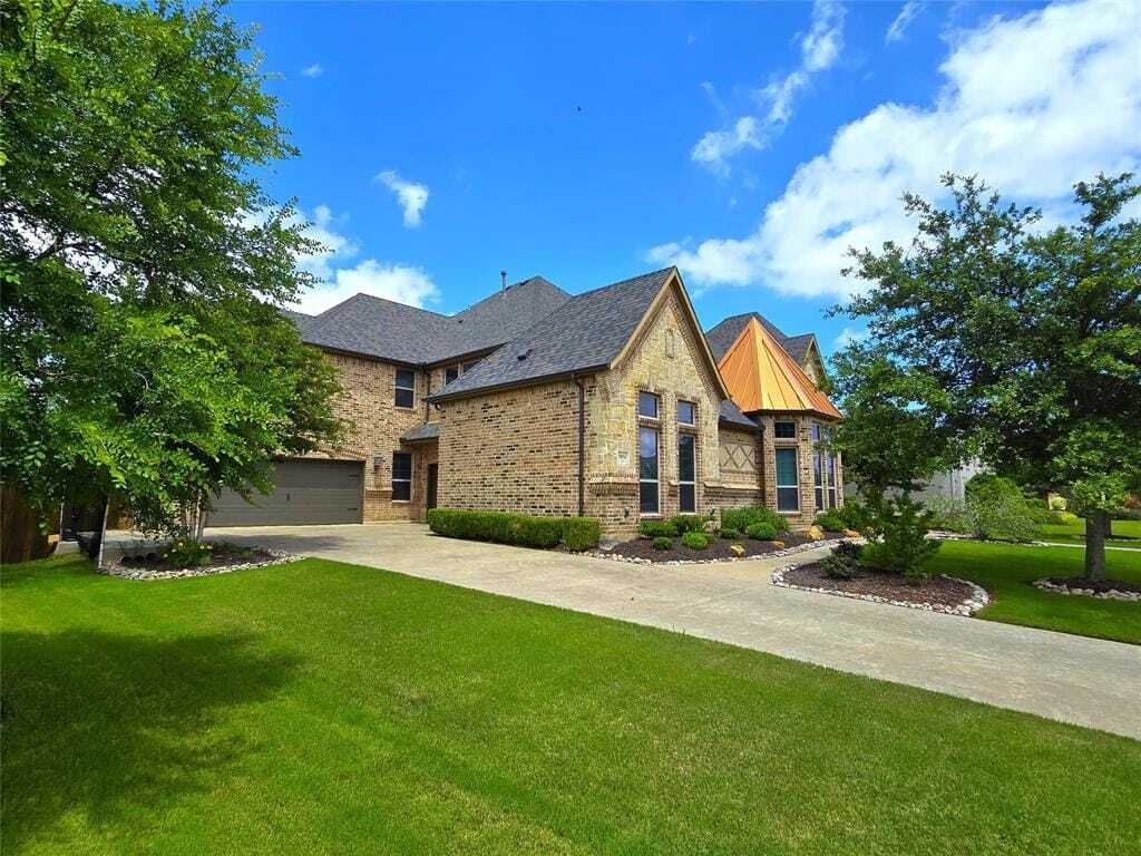 Una Casa Impecable Con Amplios Acabados En Lewisville, Texas, Estados