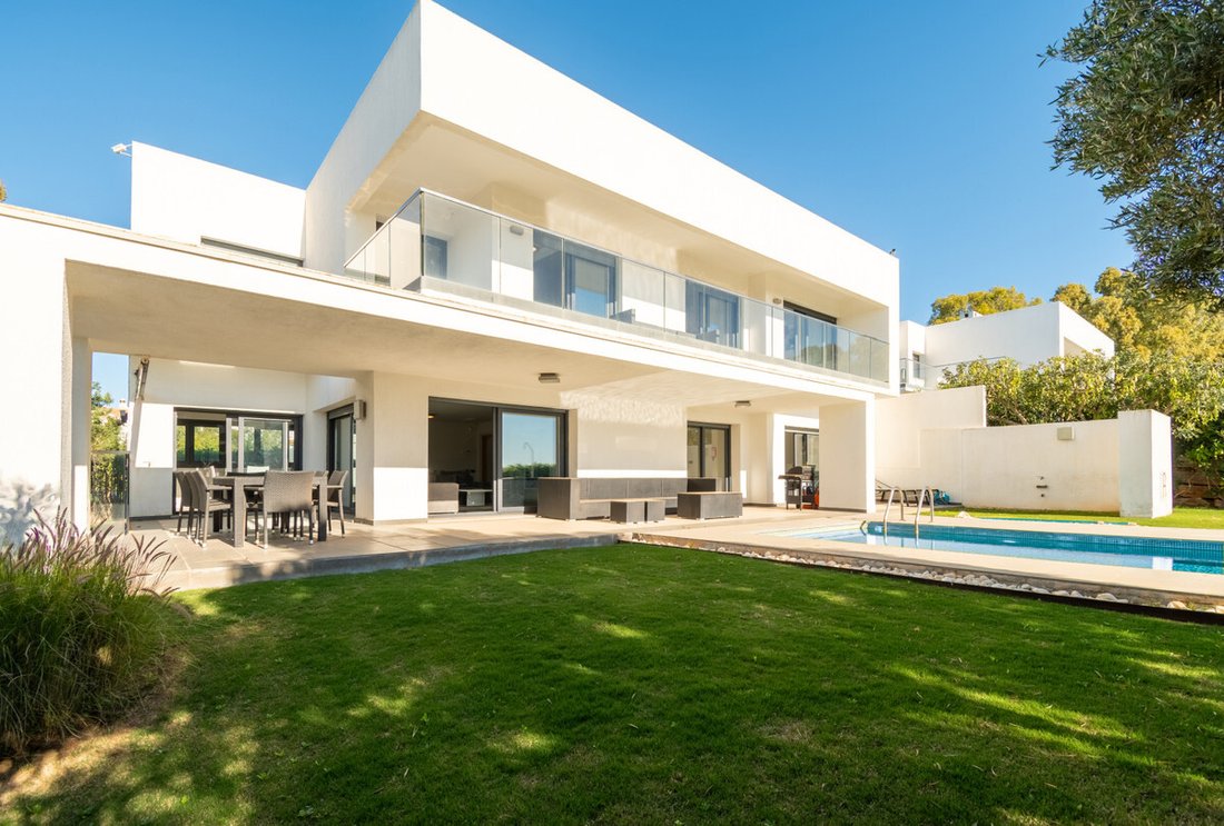 House in Puerto de la Duquesa, Andalusia, Spain 1 - 13829851