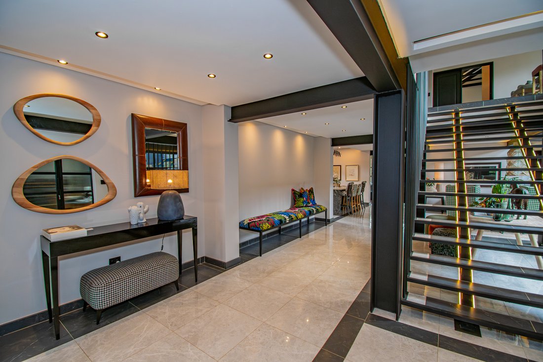 House in Waterkloof, Gauteng, South Africa 2 - 14251940