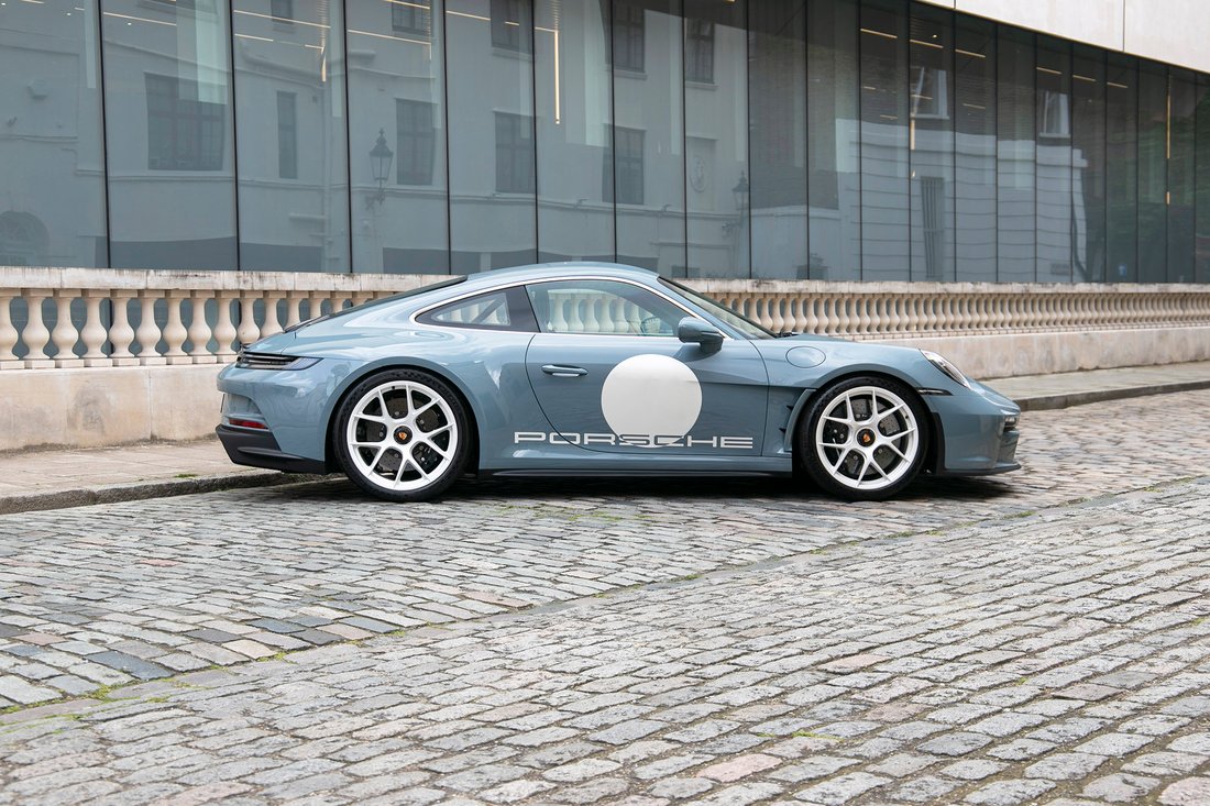 Coupe in London, England, United Kingdom 3 - 14250512