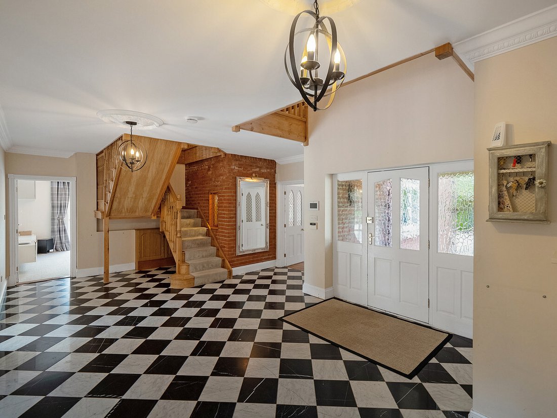 5 Bedroom Detached House For Sale In Romsey In Romsey, England, United