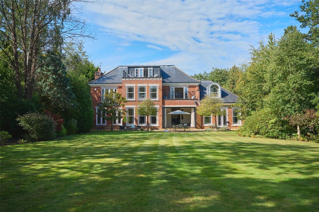 Princes Drive, Oxshott, Leatherhead, Surrey In Oxshott, England, United Kingdom For Sale (14251421)