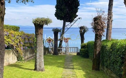 Apartment in Padenghe sul Garda, Lombardy, Italy 1