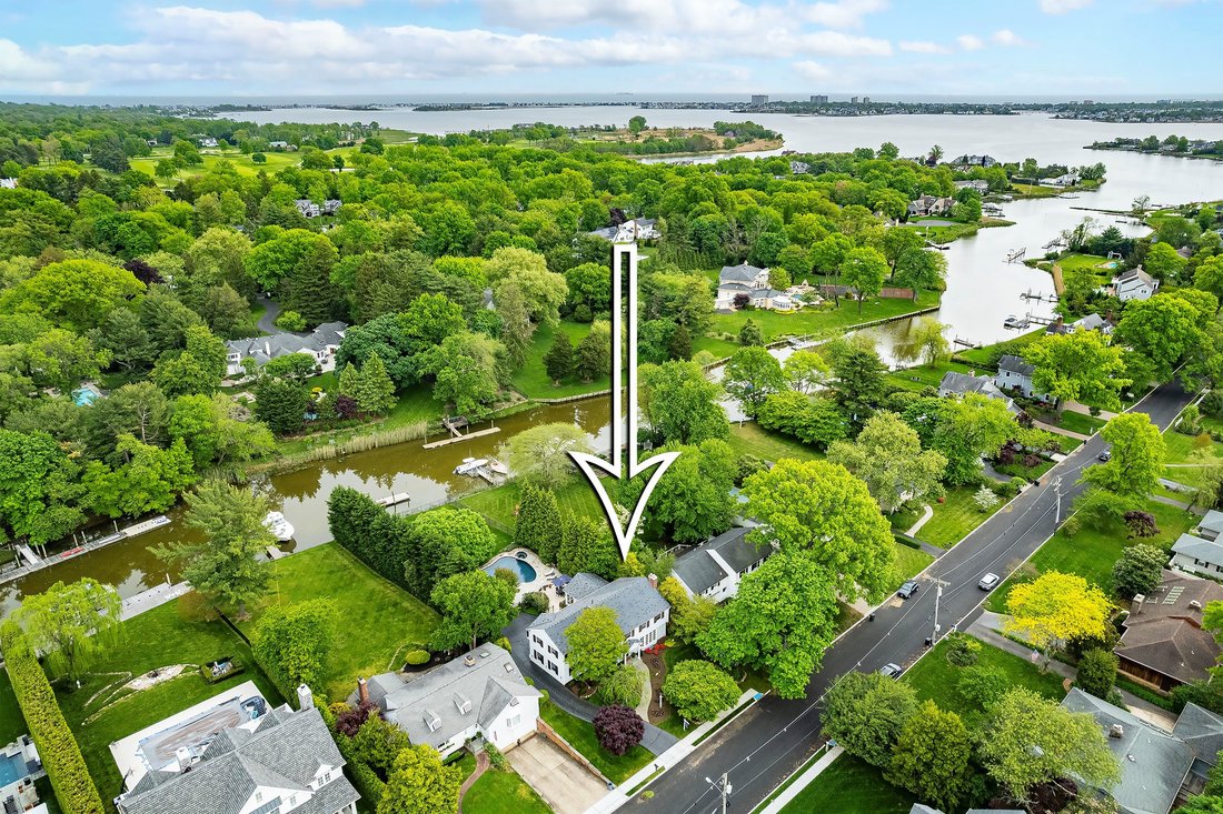 Waterfront Colonial In Rumson, New Jersey, United States For Sale ...