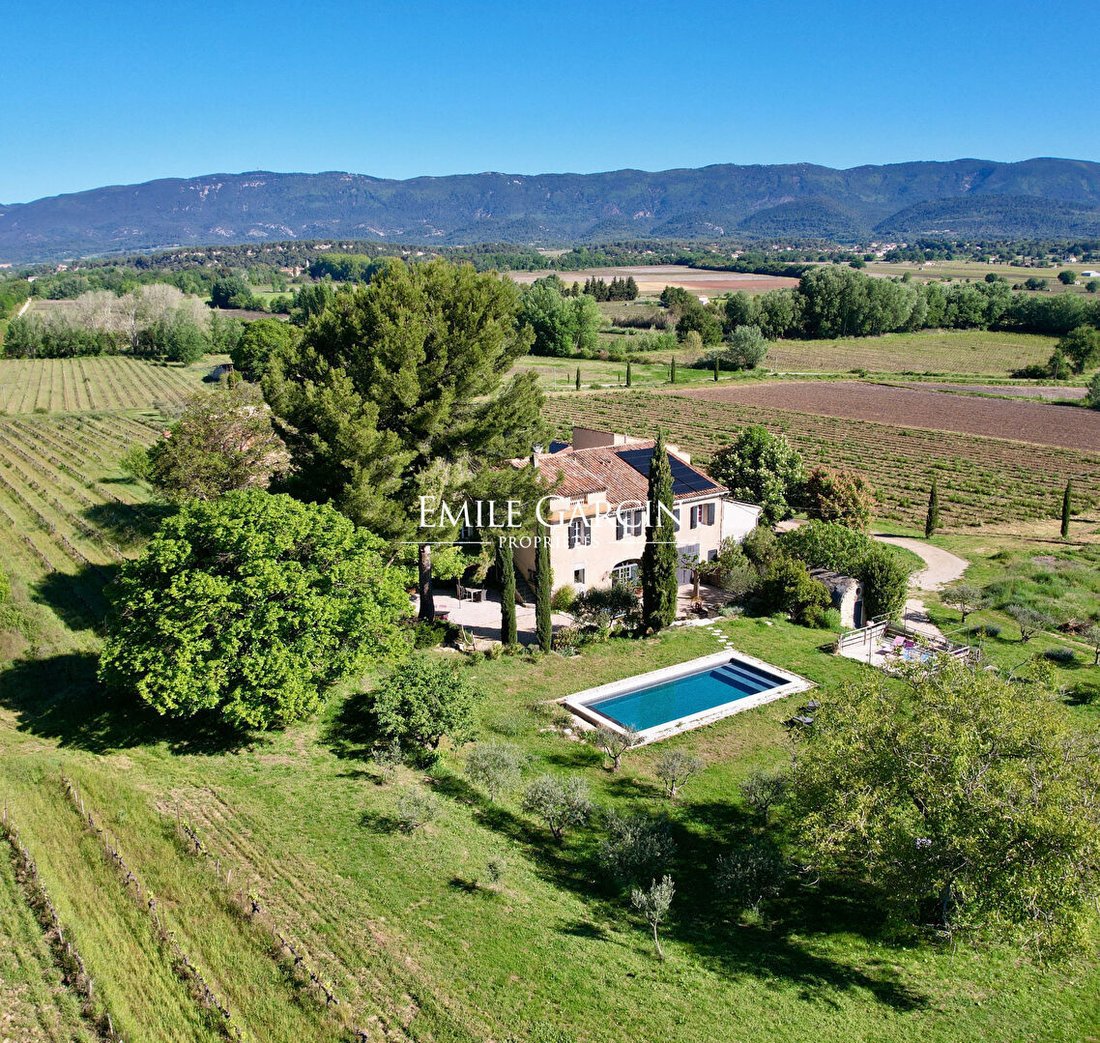Villa in La Tour-d'Aigues, Provence-Alpes-Côte d'Azur, France 1 - 14254457