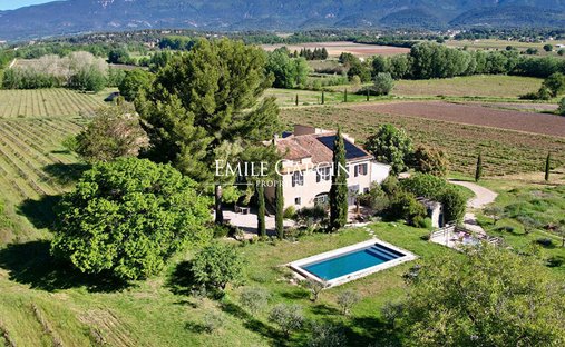 Villa in La Tour-d'Aigues, Provence-Alpes-Côte d'Azur, France 1