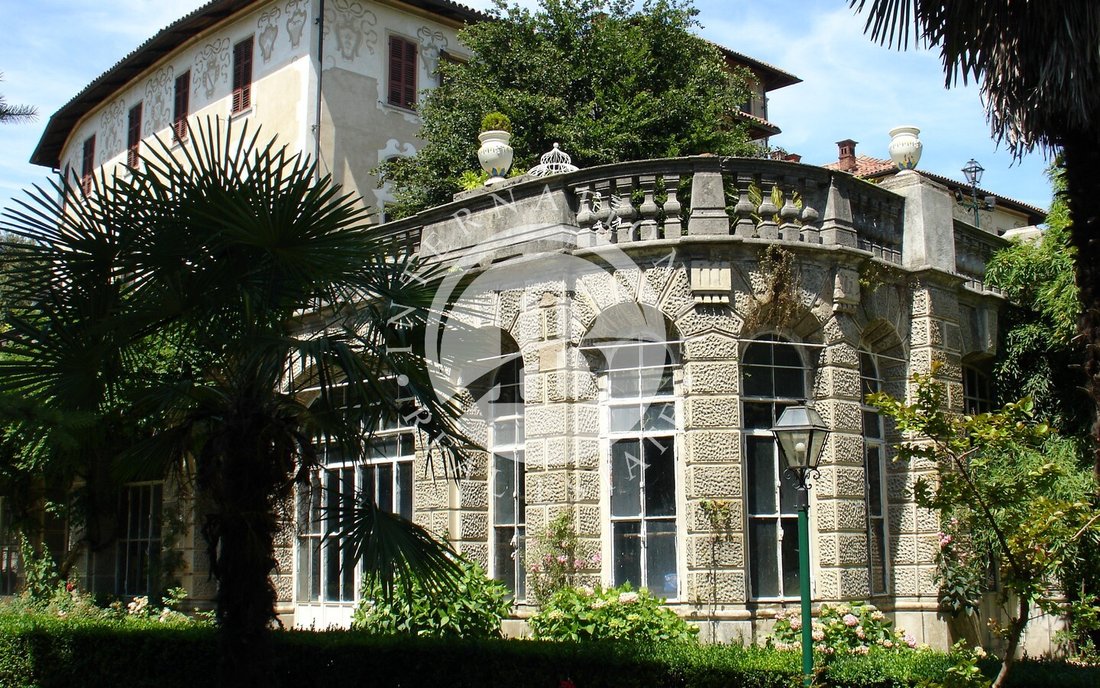 A Crown of Stone & Light: Piedmont’s 17th-Century Castle of Whispering Gardens