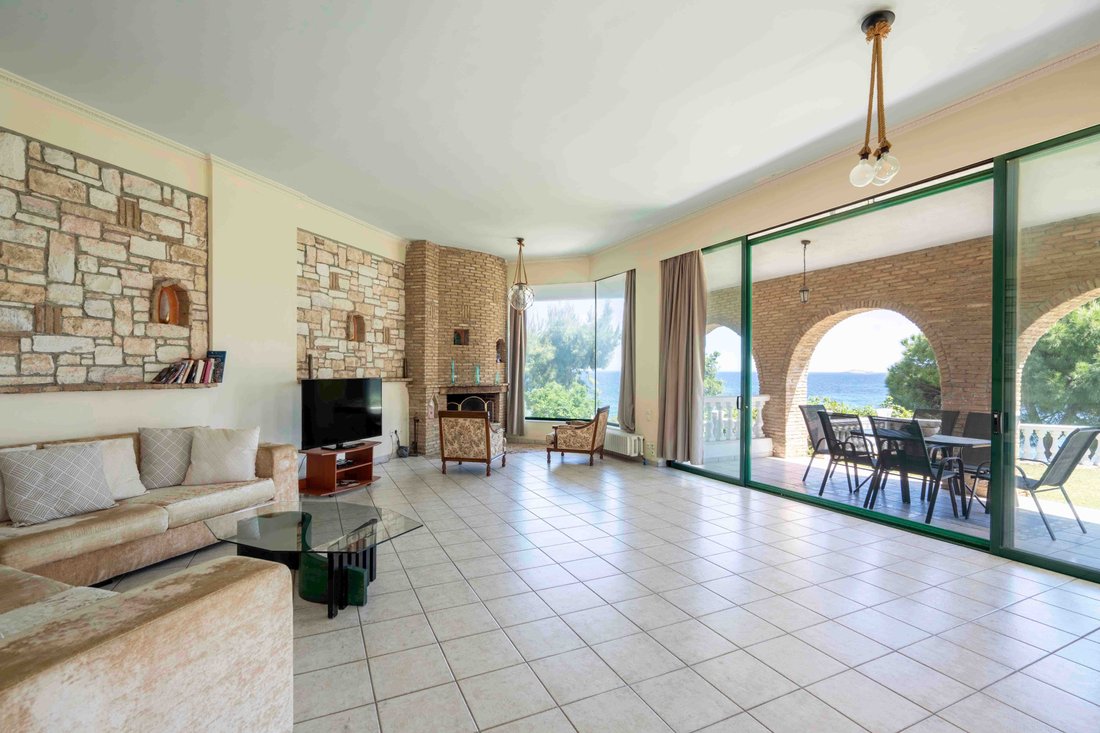 Wonderful Seaside Detached House In Artemida In Athens, Greece For Sale