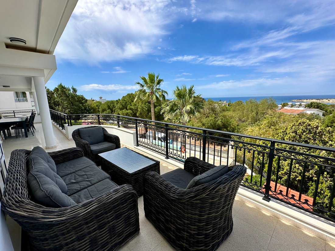Villa in Coral Bay, Paphos, Cyprus 2 - 12635576