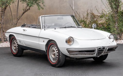 Alfa Romeo Giulia Spider Duetto in Los angeles, ca 1