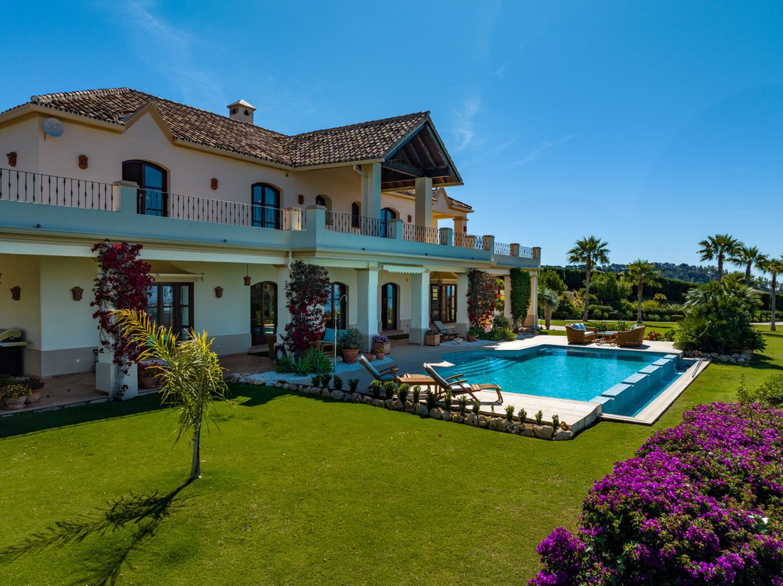 Estate in Estepona, Andalusia, Spain 3 - 14257972