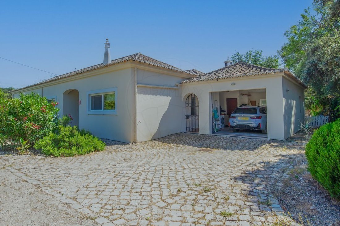 House T3 For Sale In Luz De Tavira E Santo En Santo Estevão, Faro