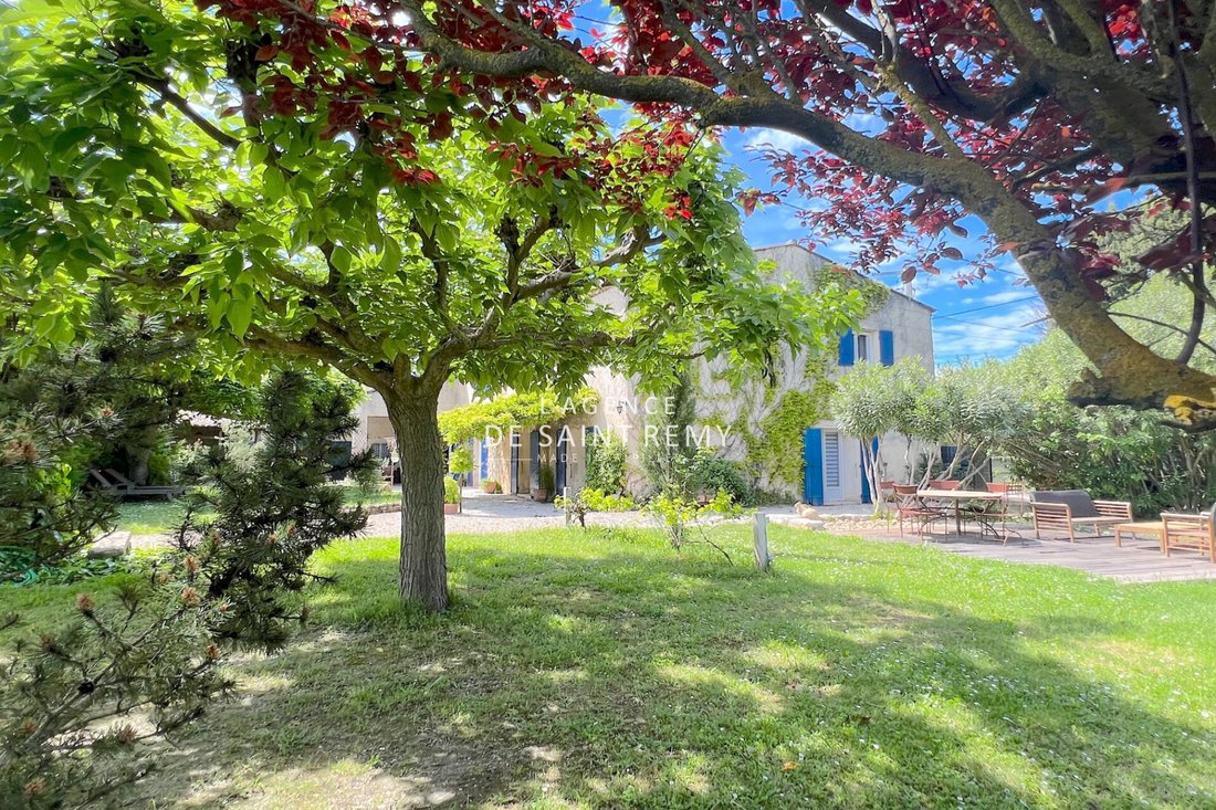 Villa in Saint-Rémy-de-Provence, Provence-Alpes-Côte d'Azur, France 1 - 12480256