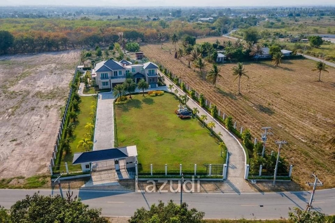 Villa in Hin Lek Fai, Prachuap Khiri Khan, Thailand 1 - 14258912