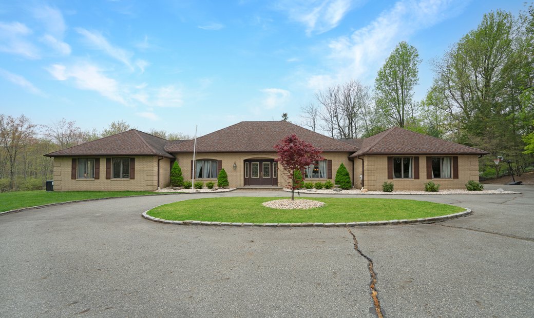 931 Marie Court Franklin Lakes In Franklin Lakes New Jersey United 931 Marie Court Franklin Lakes In Franklin Lakes New Jersey United