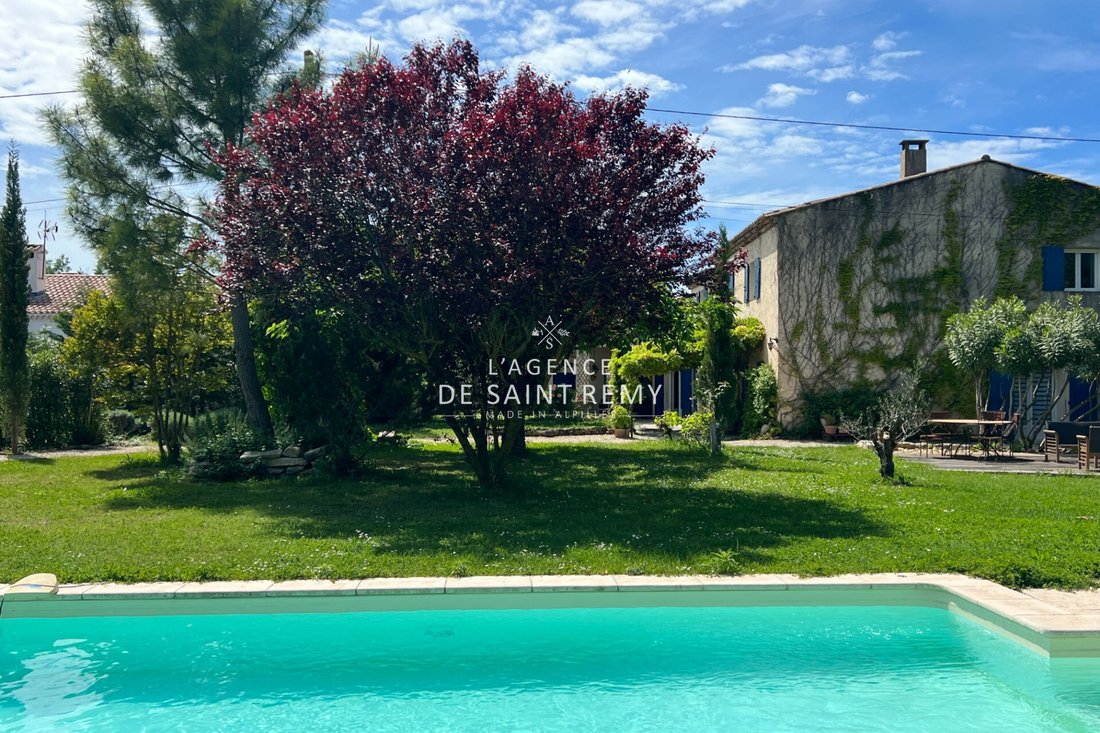 Villa in Saint-Rémy-de-Provence, Provence-Alpes-Côte d'Azur, France 3 - 12480256