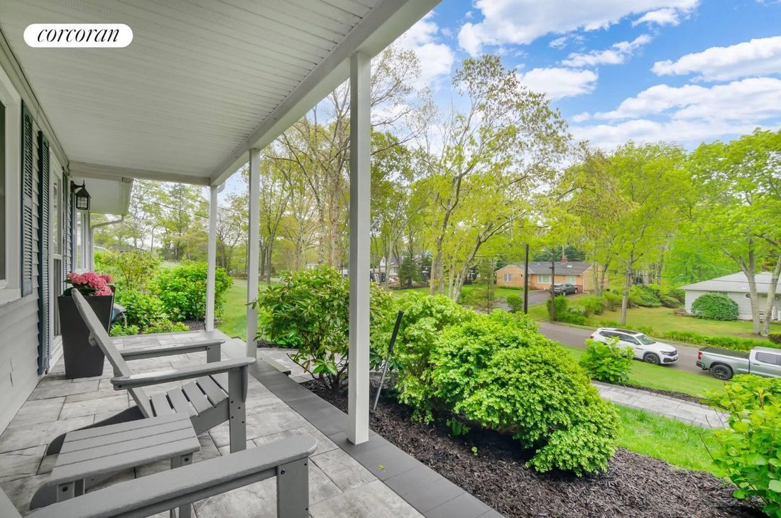 10 Bittersweet Avenue South, Hampton In Hampton Bays, New York, United