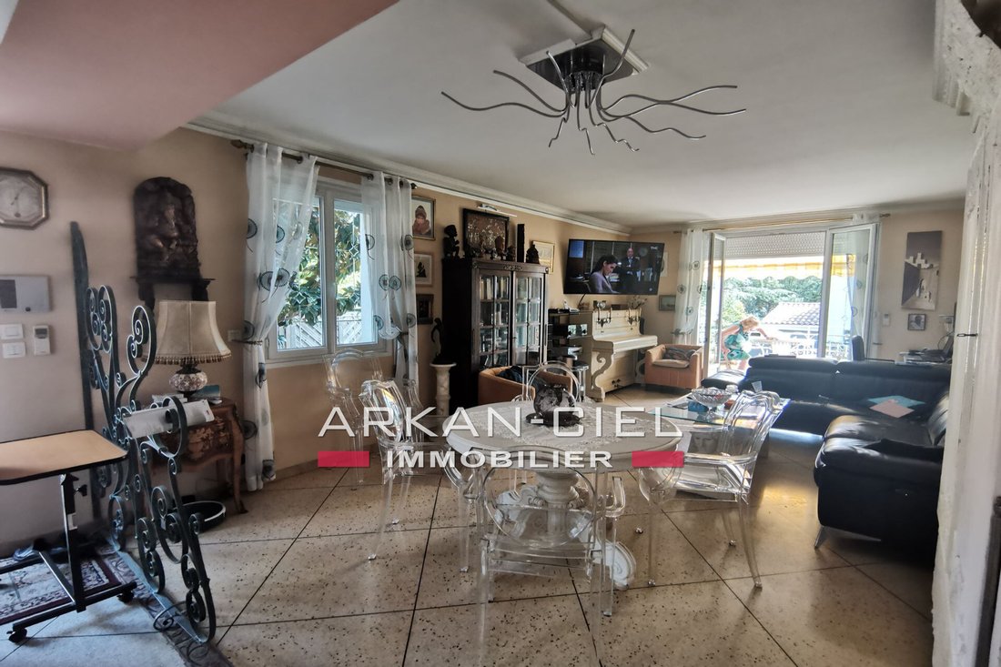 Villa in Antibes, Provence-Alpes-Côte d'Azur, France 3 - 14256287