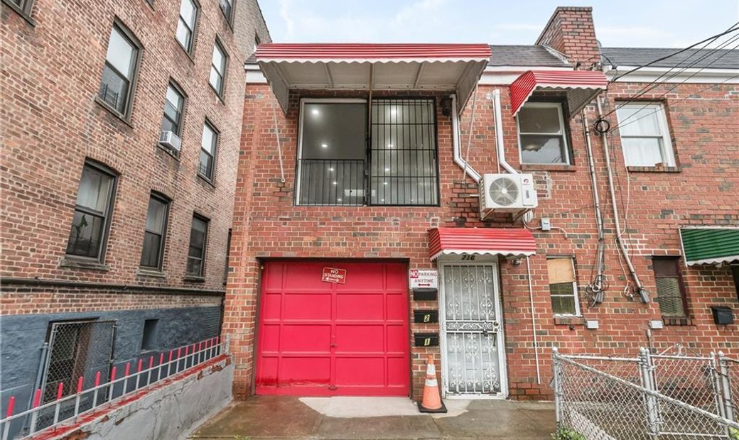 716 E 236th Street, Bronx, Ny 10466 Numero In New York, New York, Stati