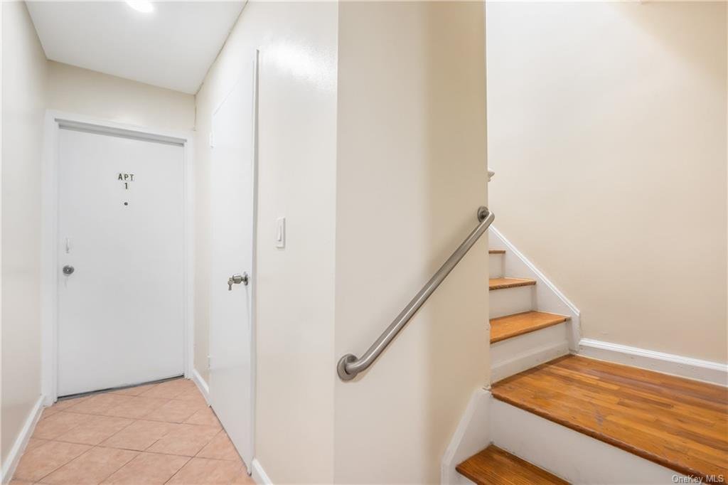 716 E 236th Street, Bronx, Ny 10466 Numero In New York, New York, Stati