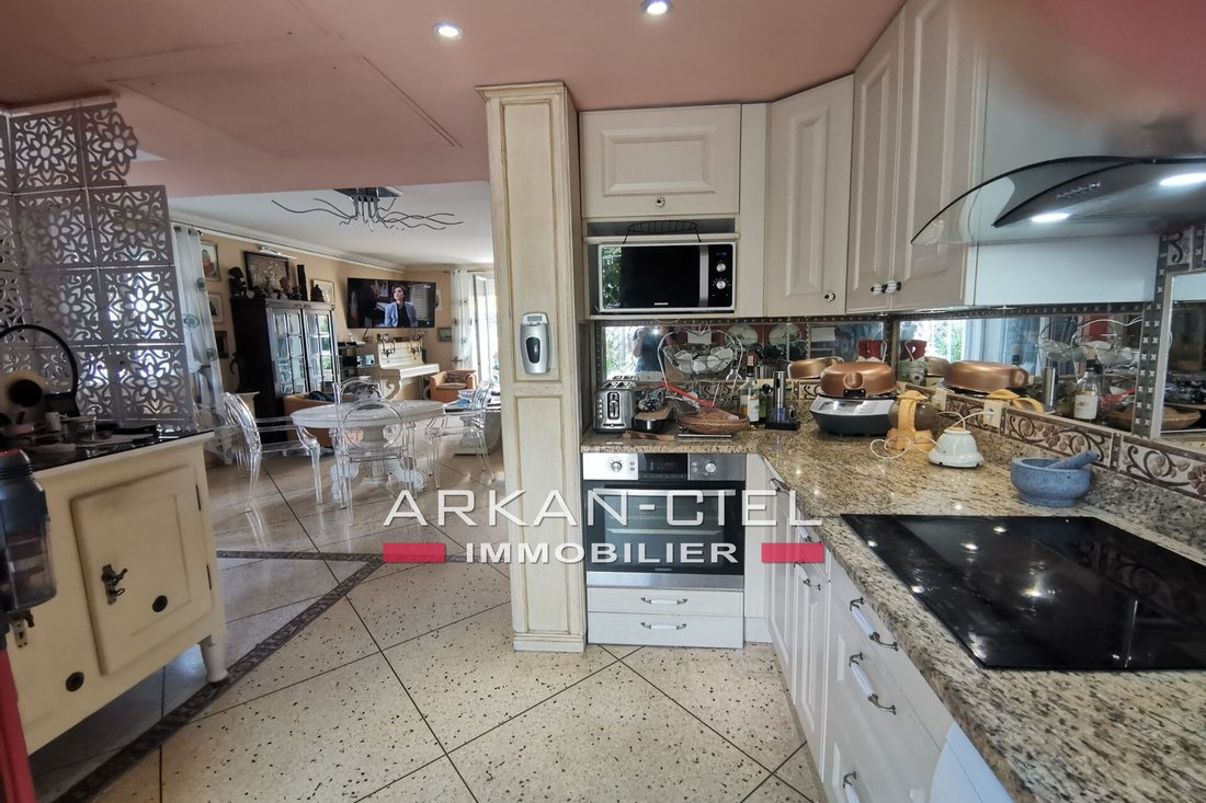 Villa in Antibes, Provence-Alpes-Côte d'Azur, France 4 - 14256287