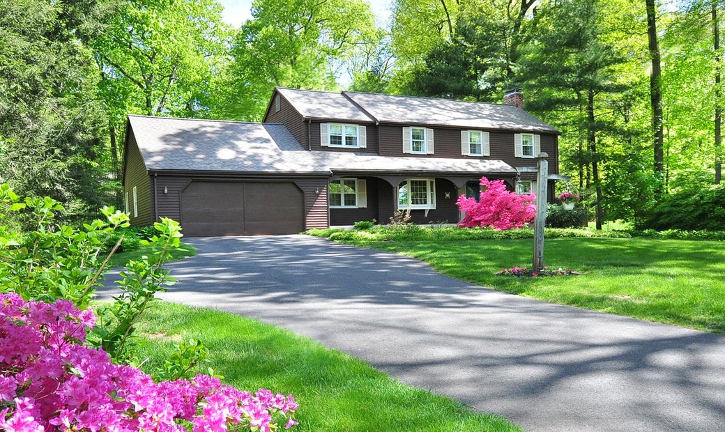 21 Crestwood Road, Simsbury, Ct 06070 In Simsbury, Connecticut, Stati