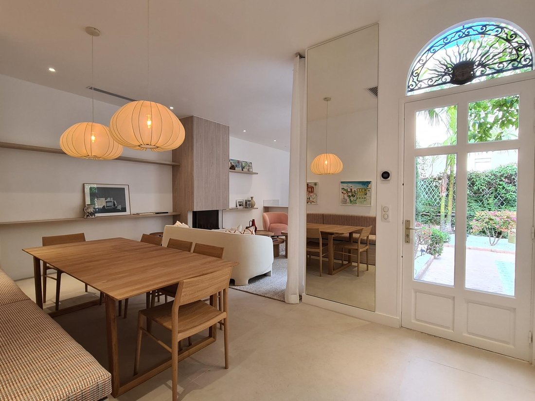 Townhouse in Saint Nicolas, Cannes, France 2 - 14260252