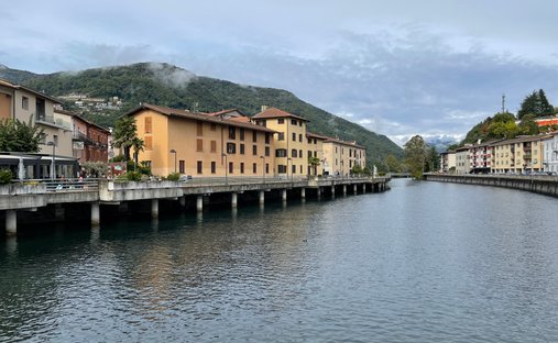 Condo in Lavena Ponte Tresa, Lombardy, Italy 1