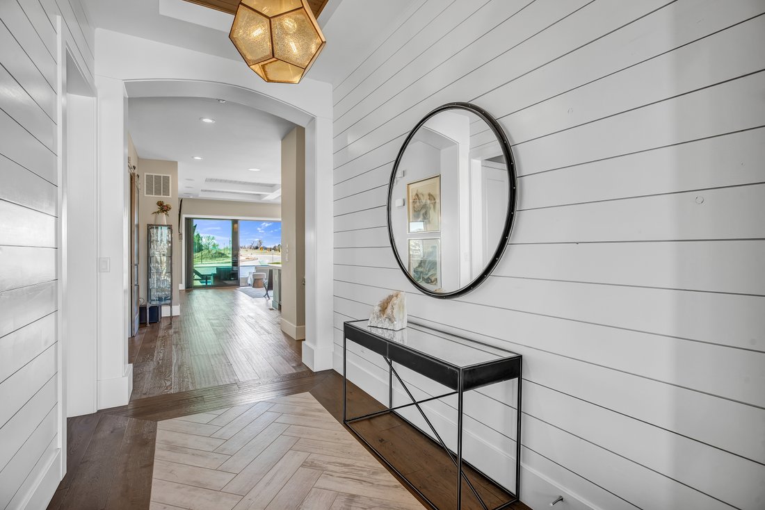 Una Casa Ampliamente Renovada Y Un Lote En Longmont, Colorado, Estados