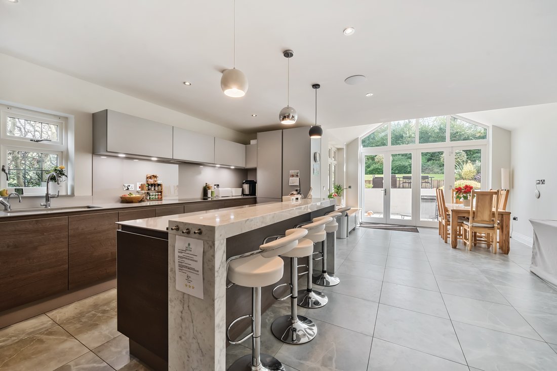 House in Kingswood, Reigate and Banstead, England 2 - 14266710