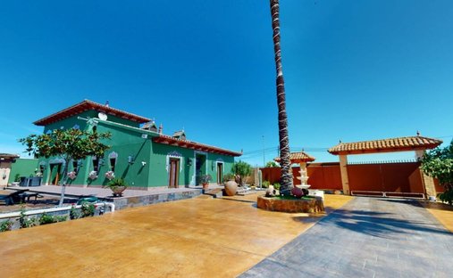 Villa in Almoradi, Valencian Community, Spain 1