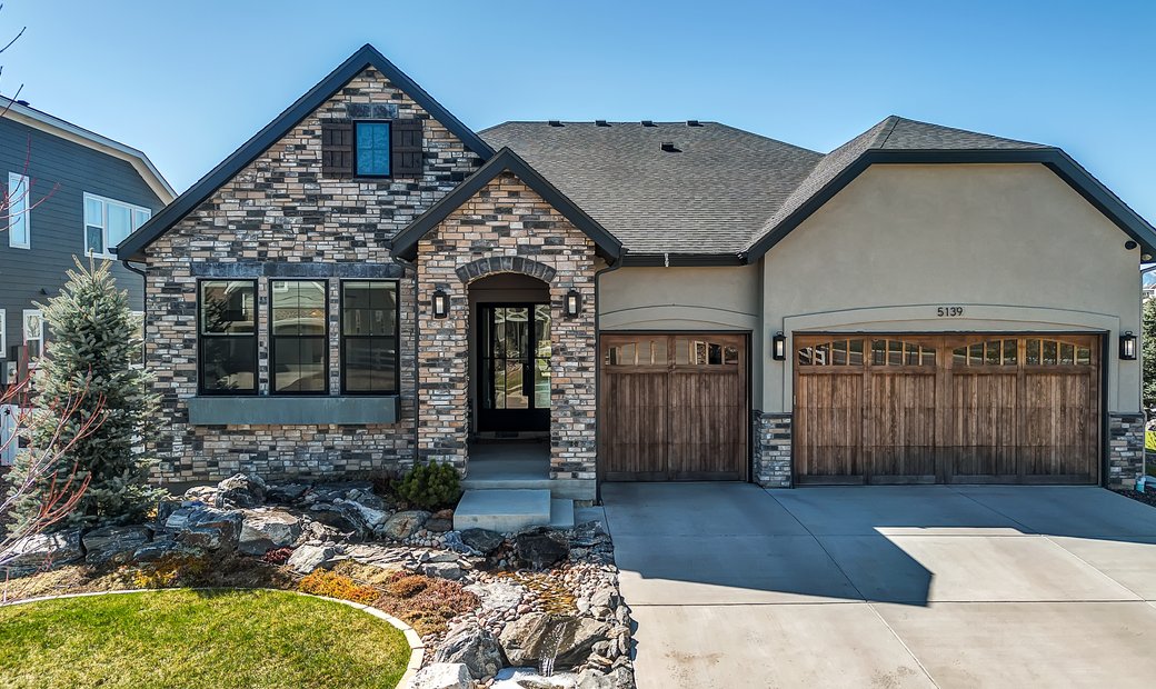 Una Casa Ampliamente Renovada Y Un Lote En Longmont, Colorado, Estados