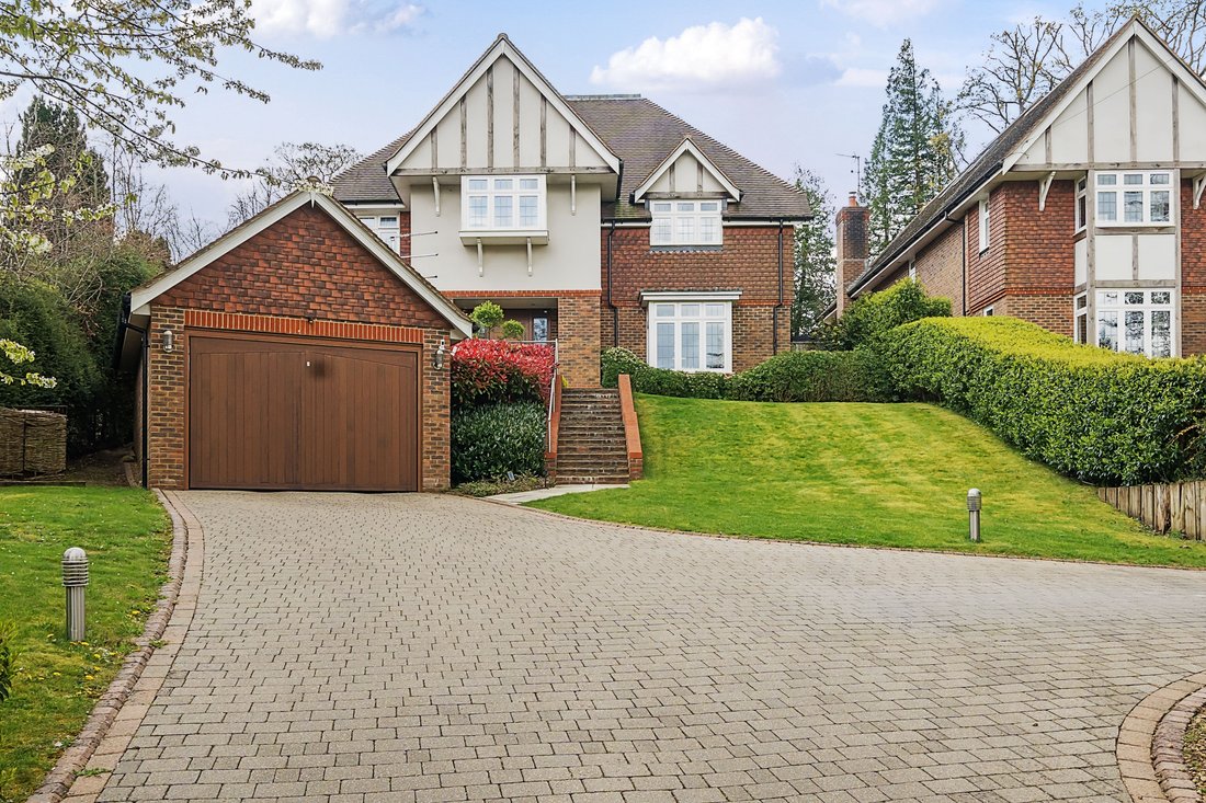 House in Kingswood, Reigate and Banstead, England 1 - 14266710