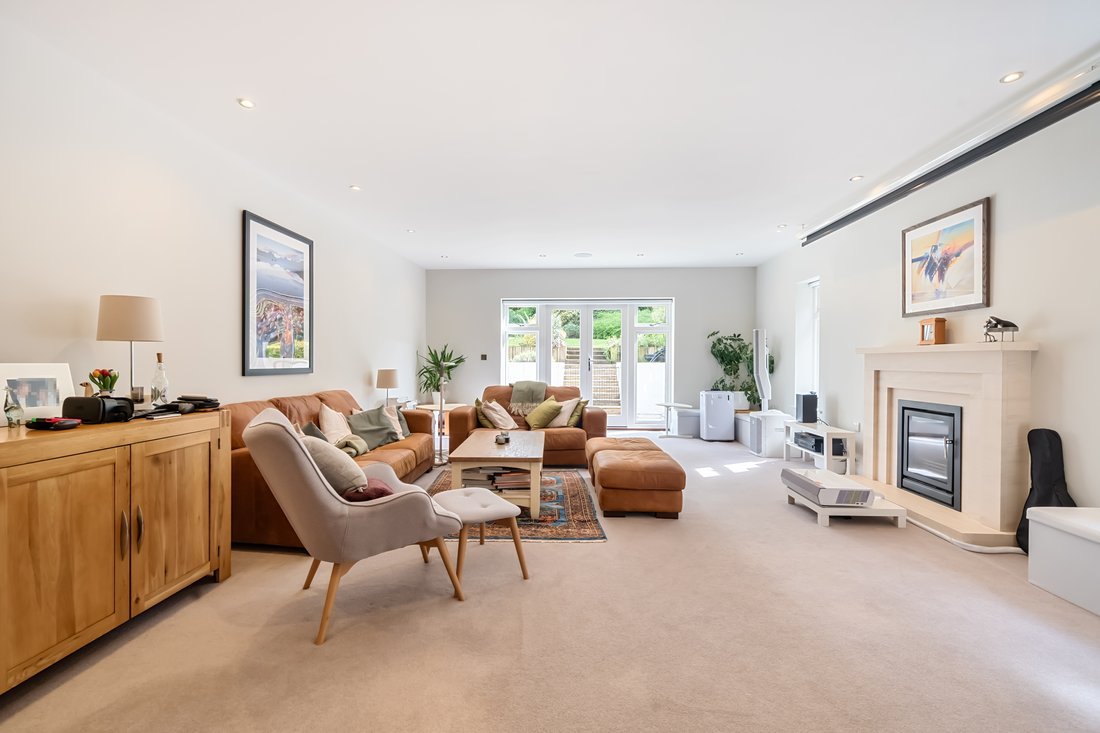 House in Kingswood, Reigate and Banstead, England 5 - 14266710