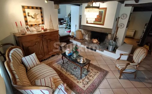 Castle for Sale in Pey, Nouvelle-Aquitaine, France