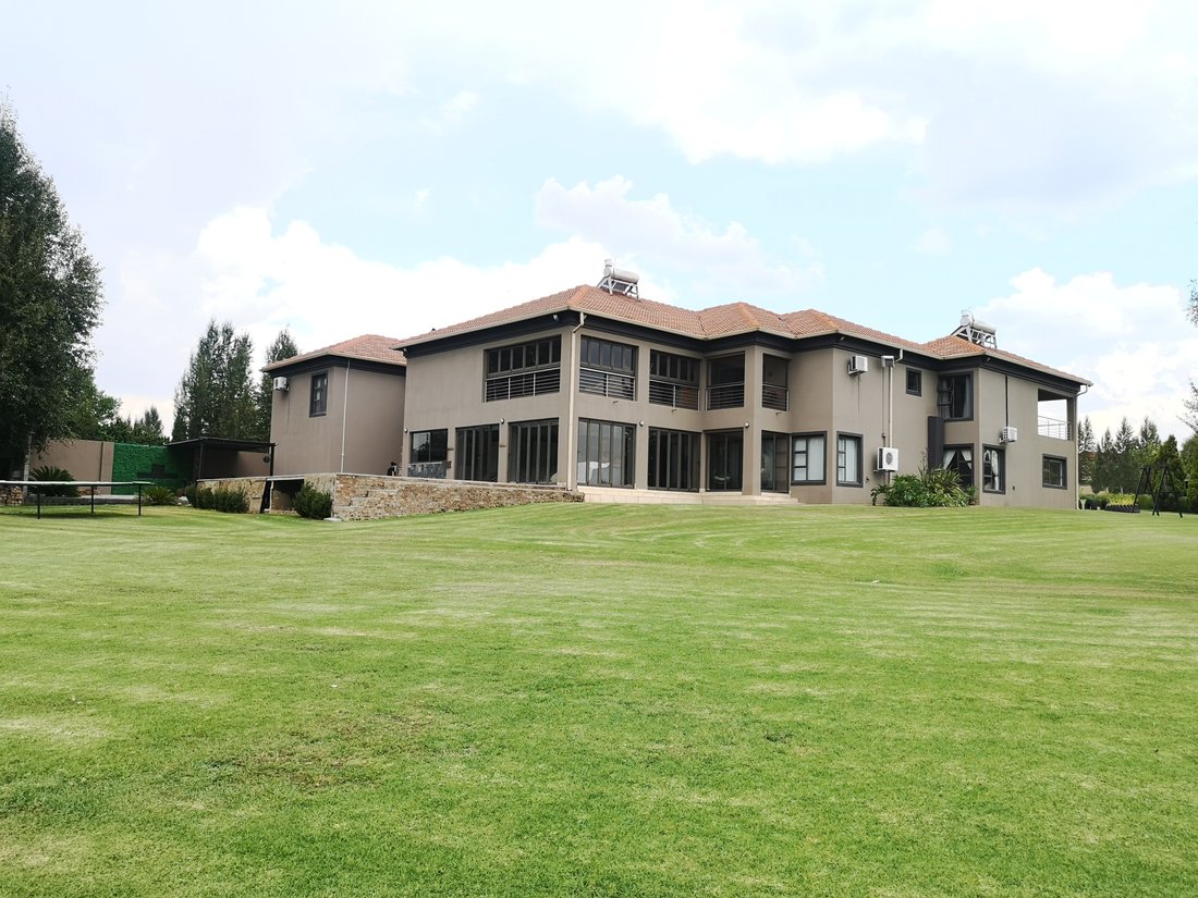 Estate in Three Rivers East, Gauteng, South Africa 3 - 14273937