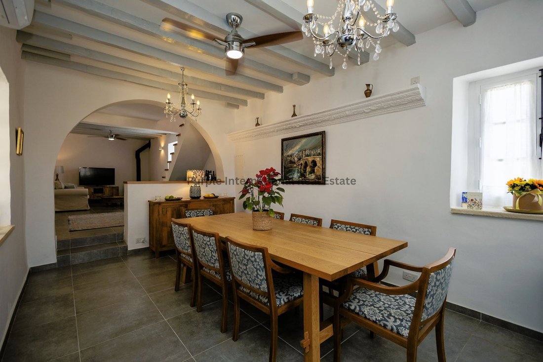 A Stunning Five Bedroom Stone Built Property Located In Maroni, Larnaca ...